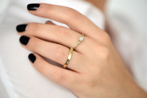 טבעת דיאנה | זהב משובצת יהלום
