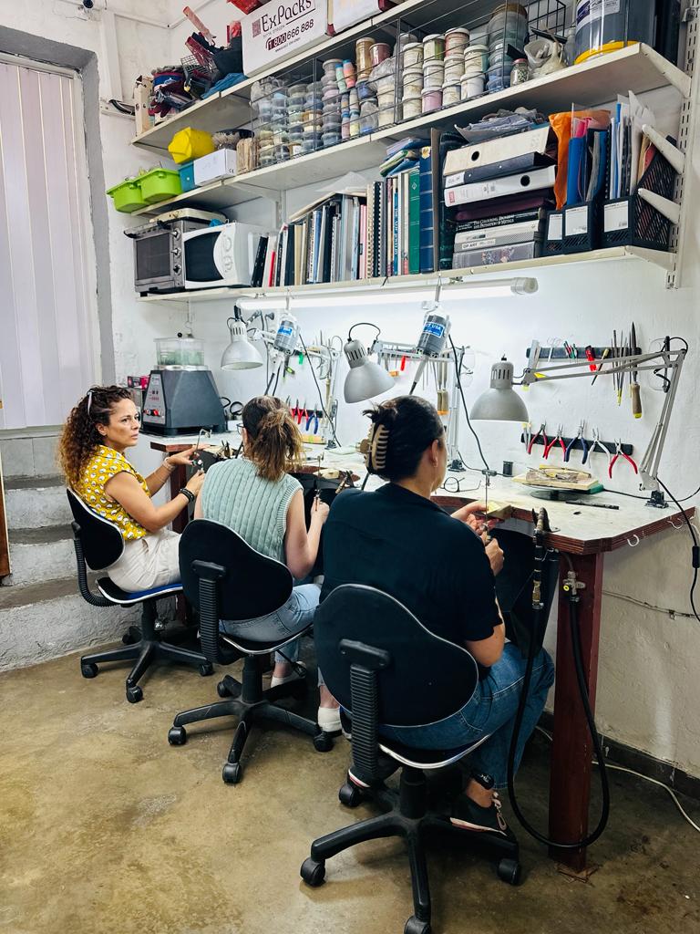 סדנה חווייתית לעיצוב תכשיט במתכת מסוג כסף