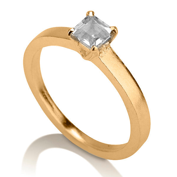 טבעת אקווה מרין | זהב לבן משובצת יהלום
