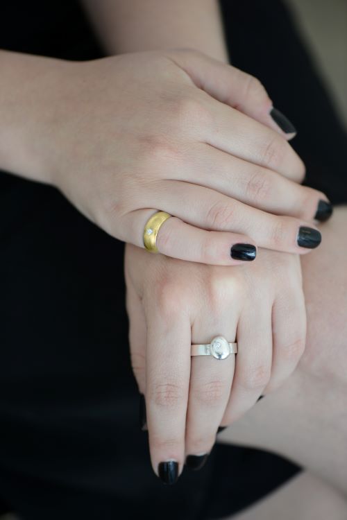 טבעת נקודה  | זהב לבן משובצת יהלום