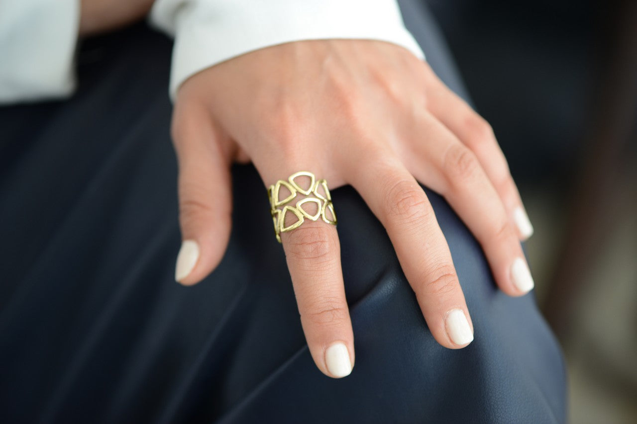 טבעת משולשים שתי שורות | זהב לבן 14 קרט